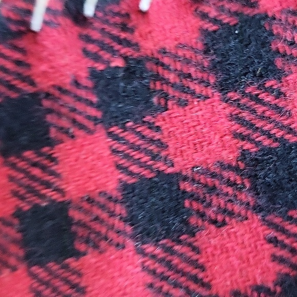 Red and black checkered outdoor  slippers - Picture 2 of 5